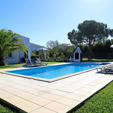 Mejuri - Close To Carvoerio And Lagoa Willa